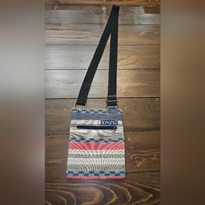 Dakine crossbody purse